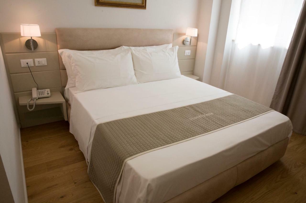 Hotel Boutique Enia 3*